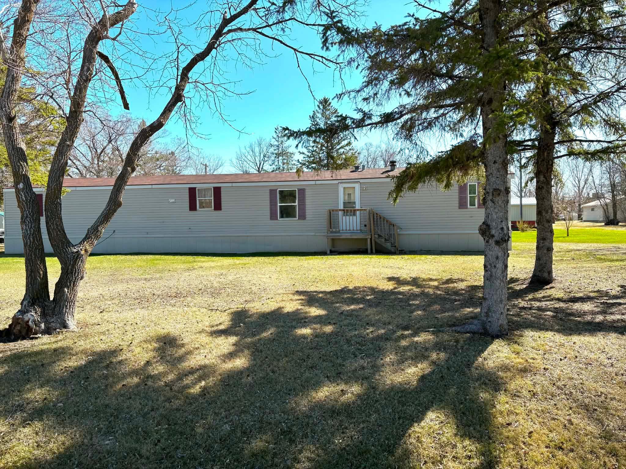 302 Anderson St, Strandquist, MN 56758