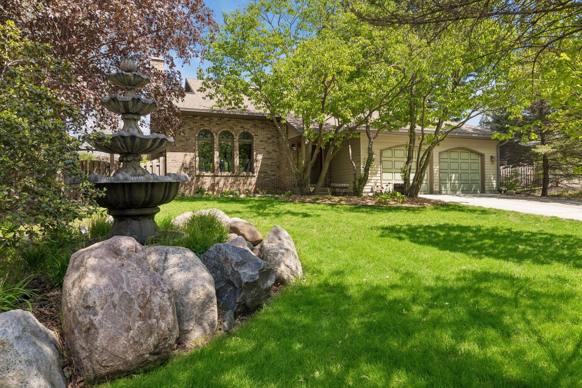 717 Marie Ave W, Mendota Heights, MN 55118