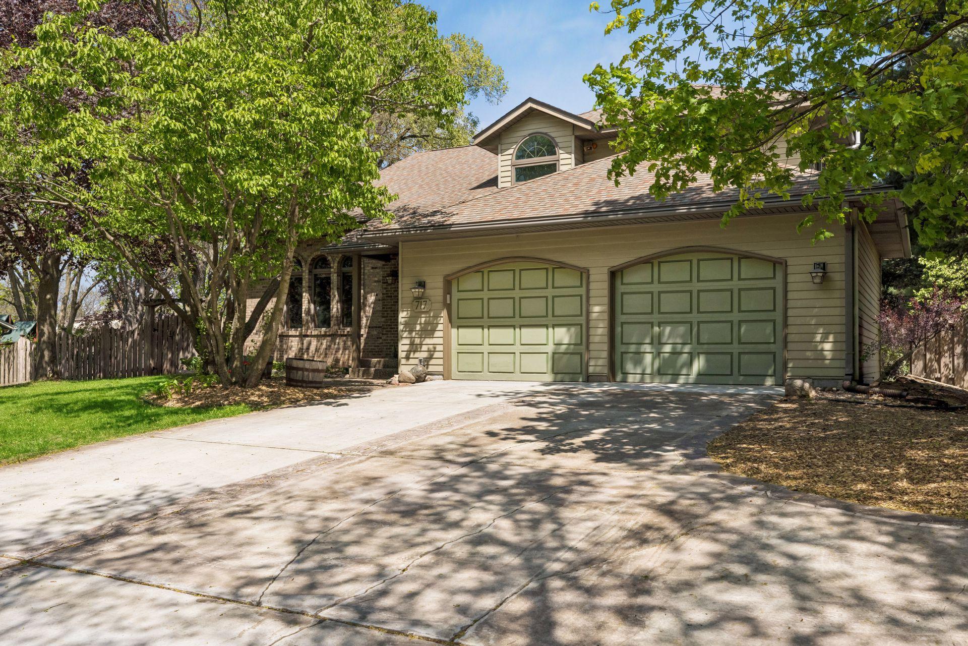 717 Marie Ave W, Mendota Heights, MN 55118