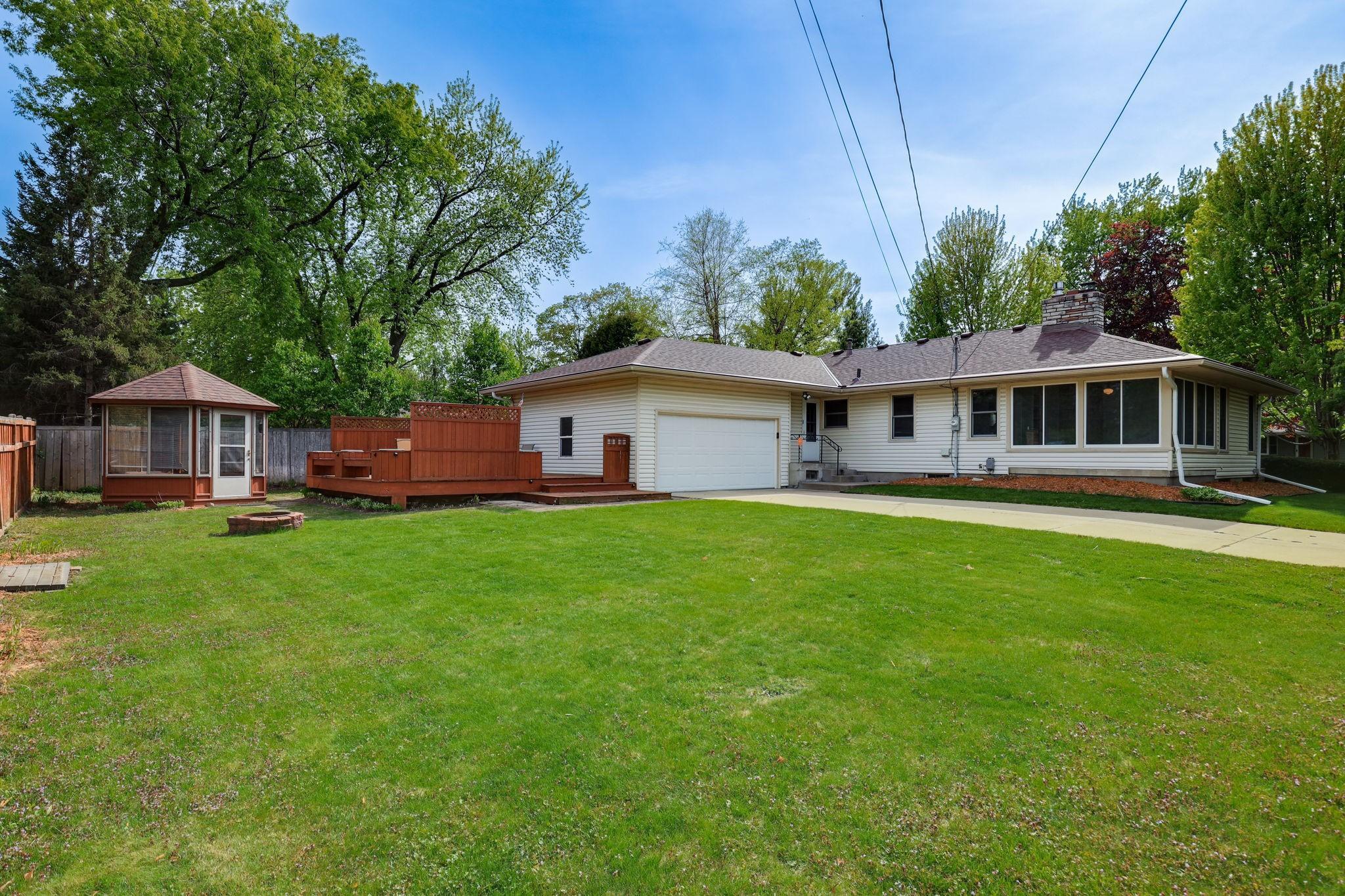 5101 Oxford Ave, Edina, MN 55436