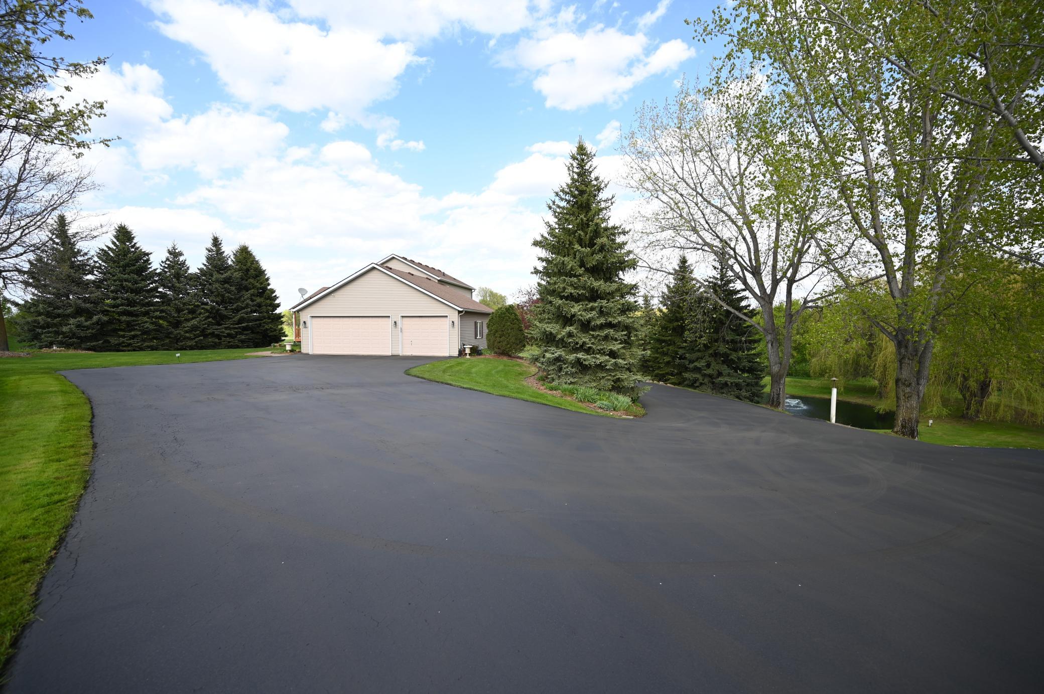 20247 Lake Ridge Dr, Prior Lake, MN 55372
