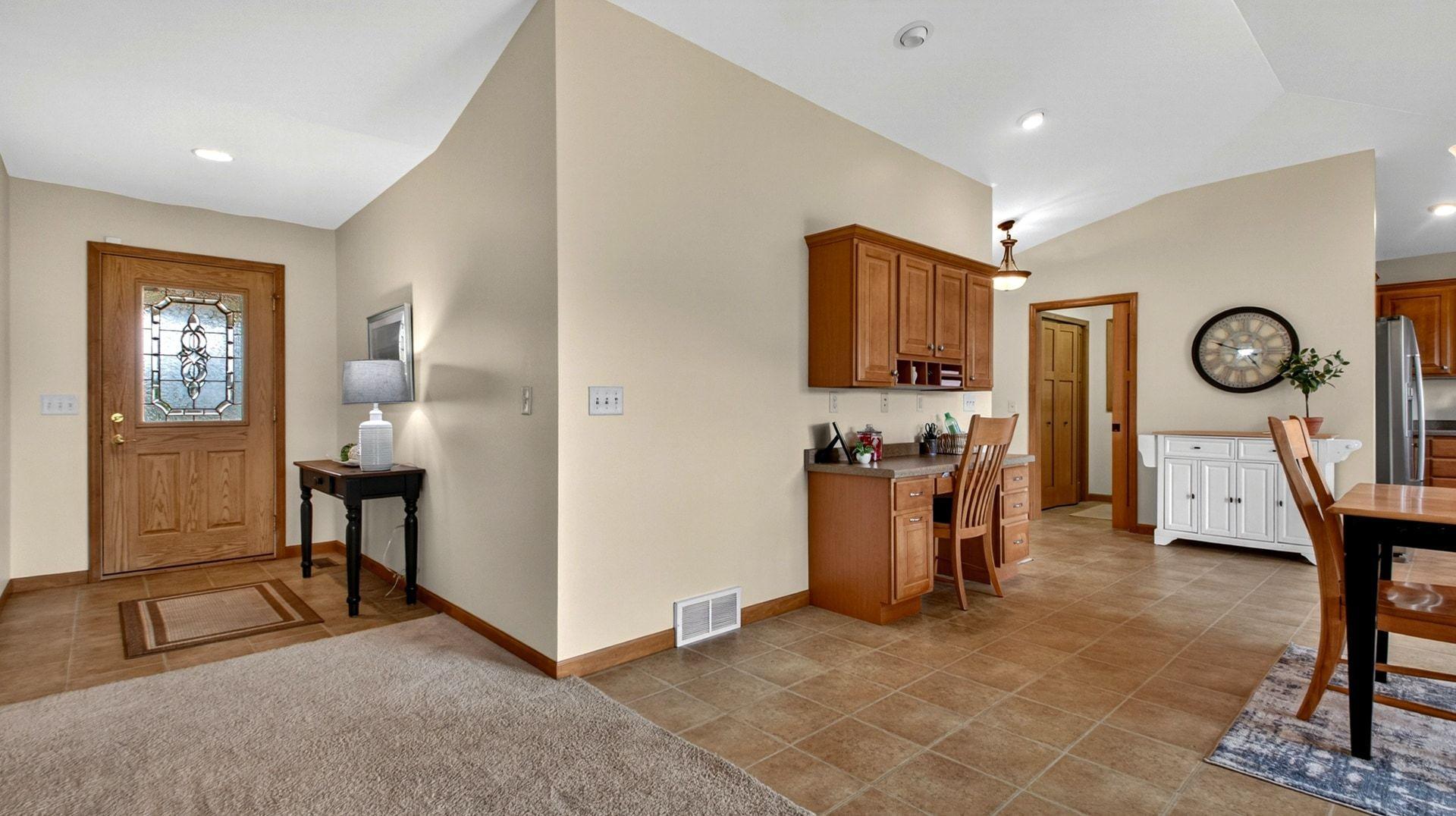 4409 Echo Valley Dr, Eau Claire, WI 54701