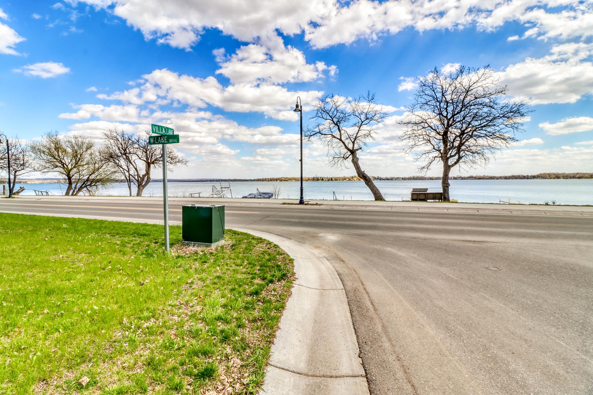 1044 Villa Ln, Detroit Lakes, MN 56501