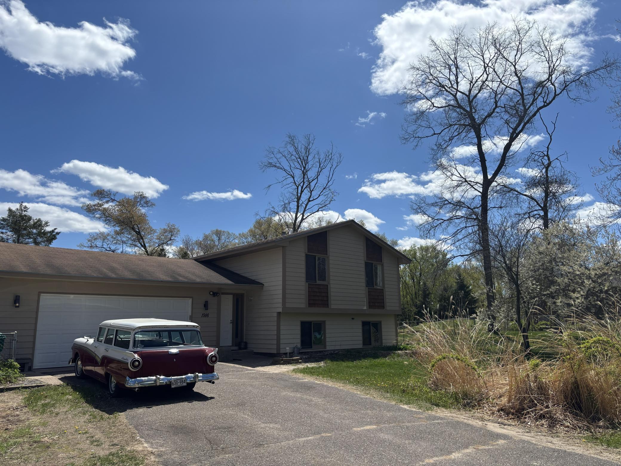 1916 Jenkins St NE, East Bethel, MN 55011