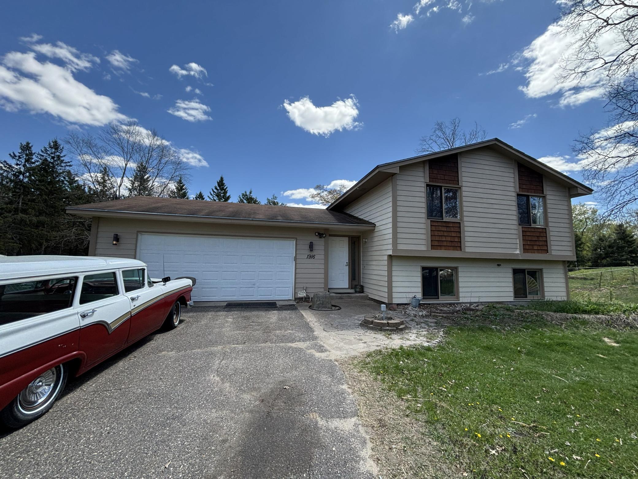 1916 Jenkins St NE, East Bethel, MN 55011