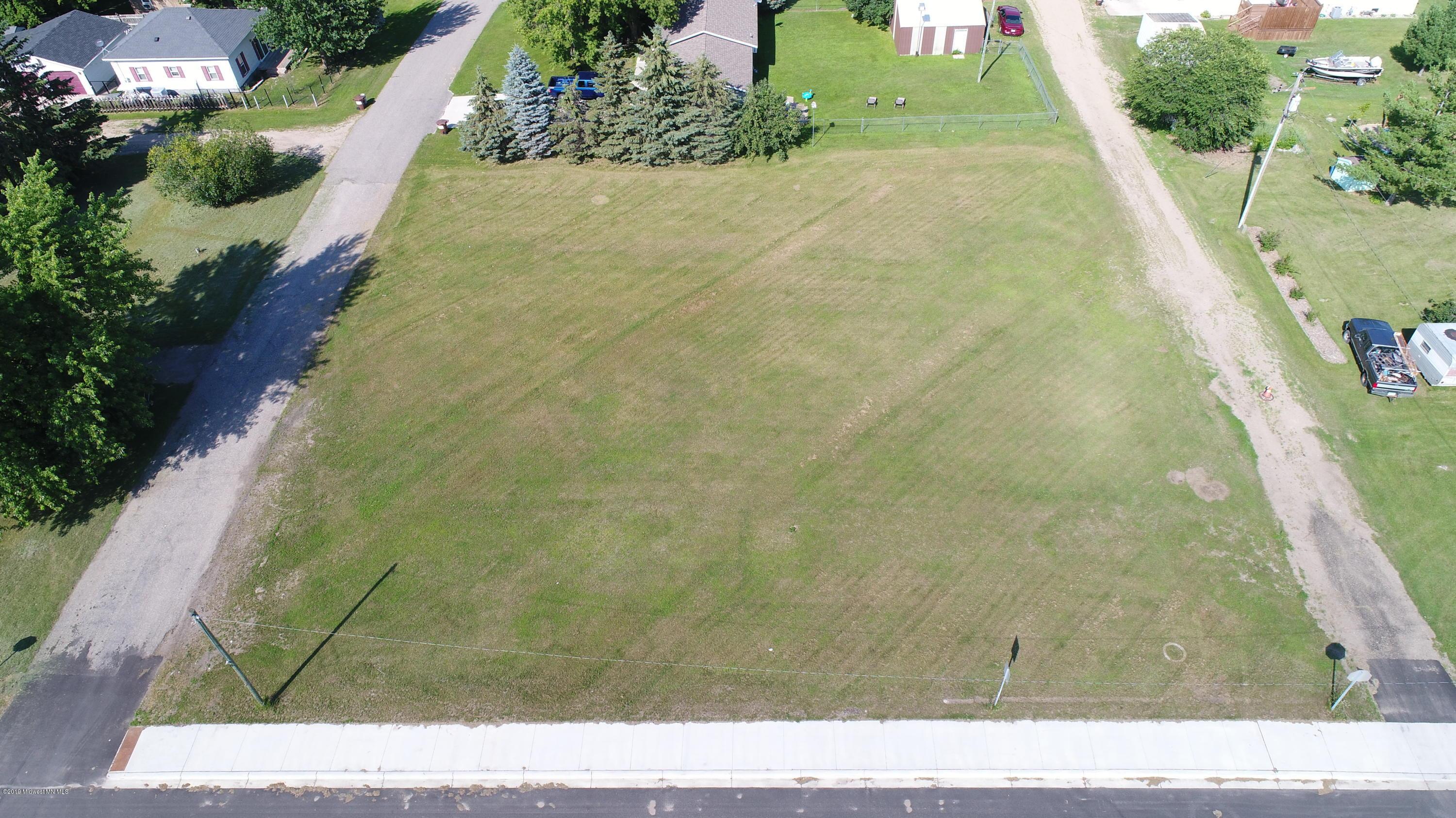 205 1st Ave N, Dent, MN 56528
