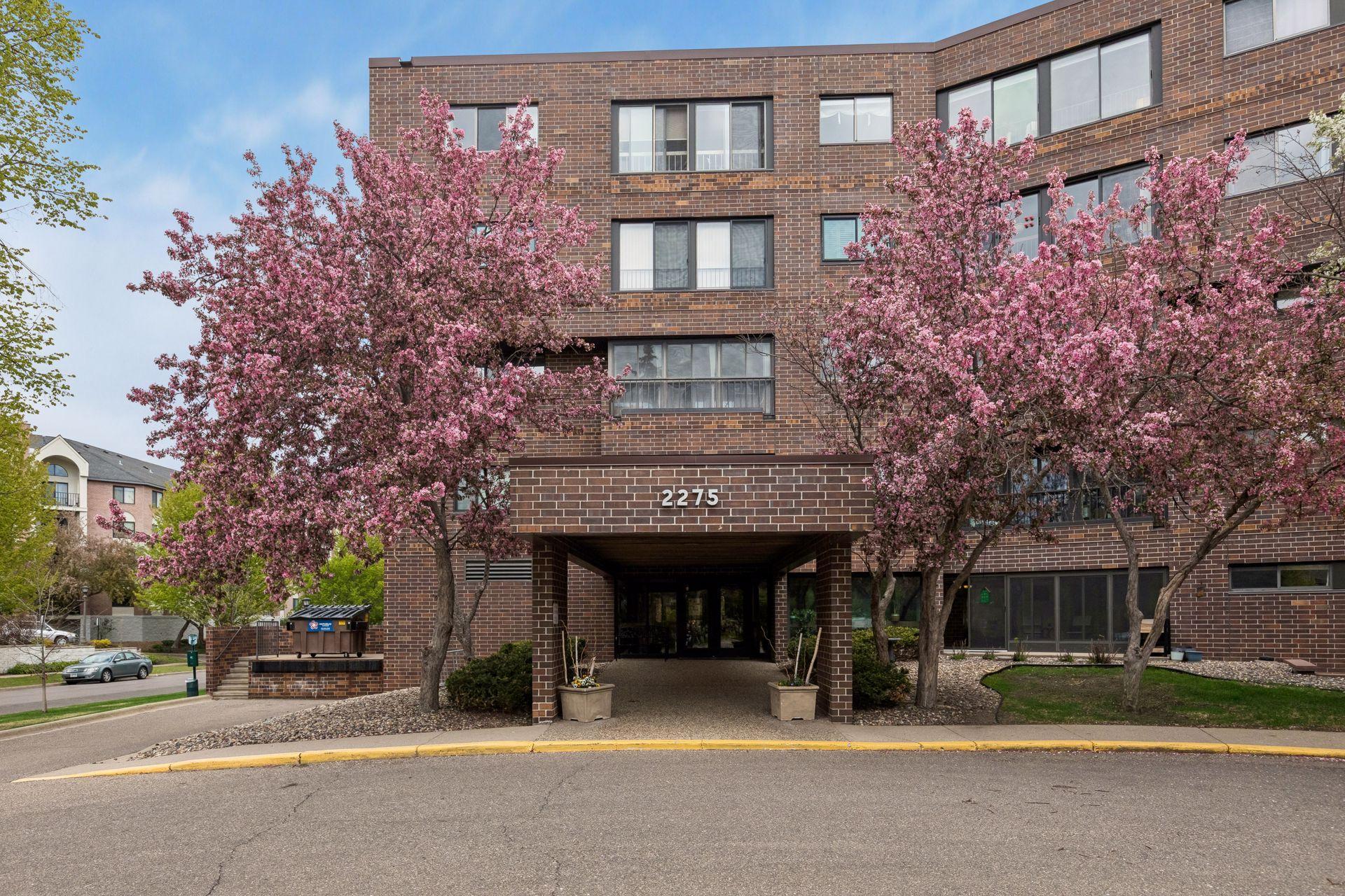 2275 Youngman Ave #103W, Saint Paul, MN 55116