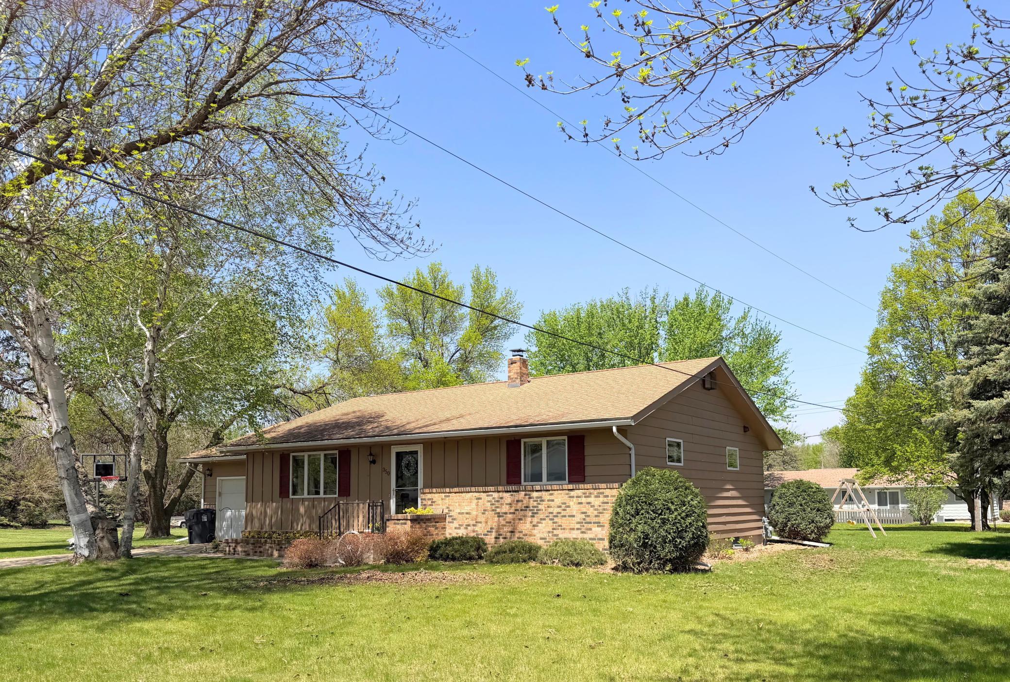 350 Park St, Walnut Grove, MN 56180
