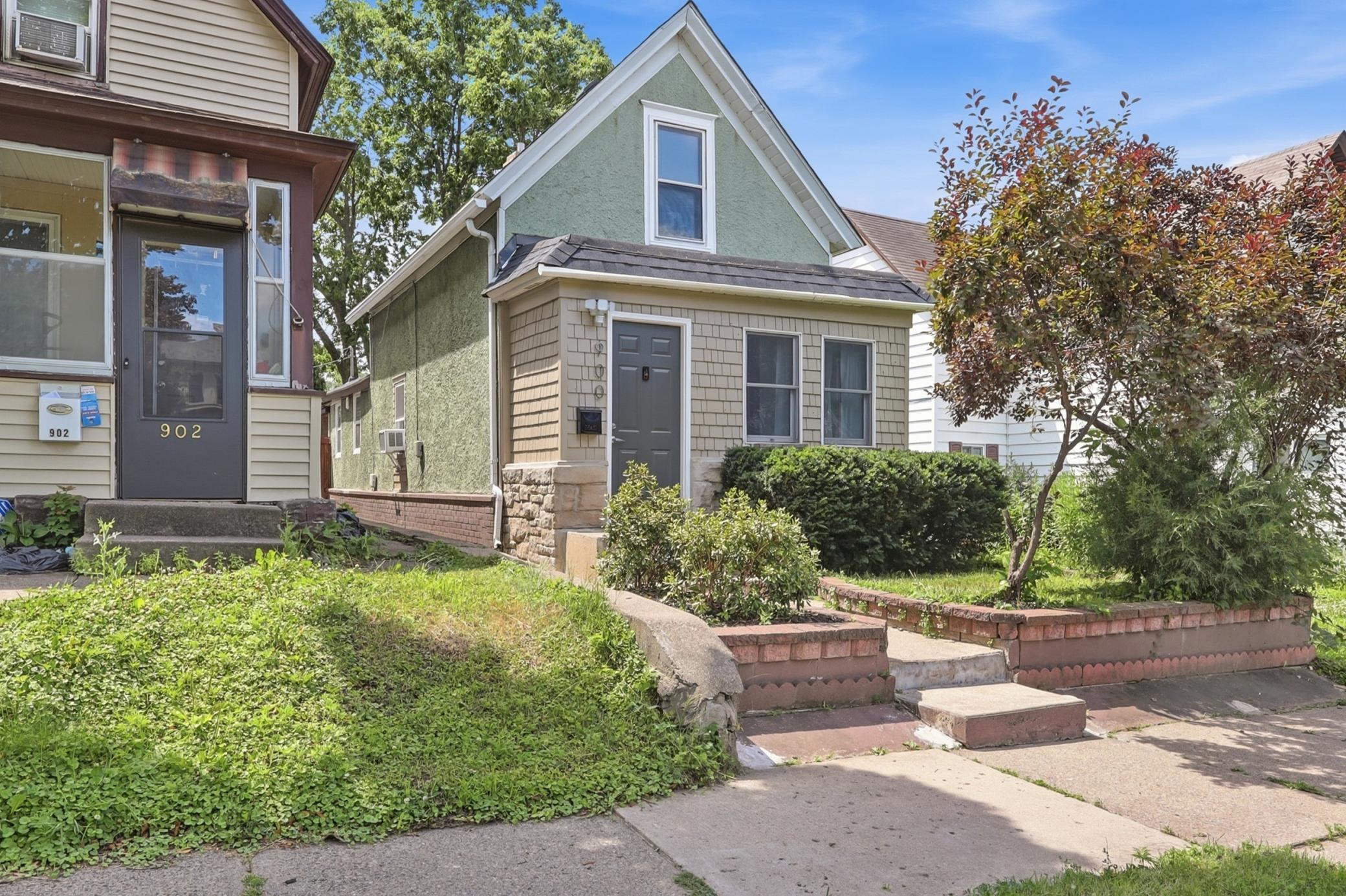 900 Geranium Ave E, Saint Paul, MN 55106