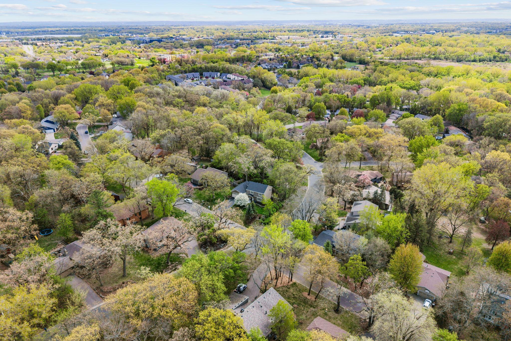 15005 Ironwood Ct, Eden Prairie, MN 55346