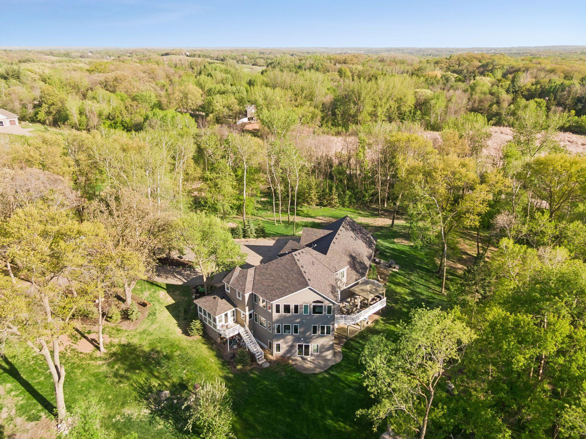 21420 Crimson Ct, Lakeville, MN 55044