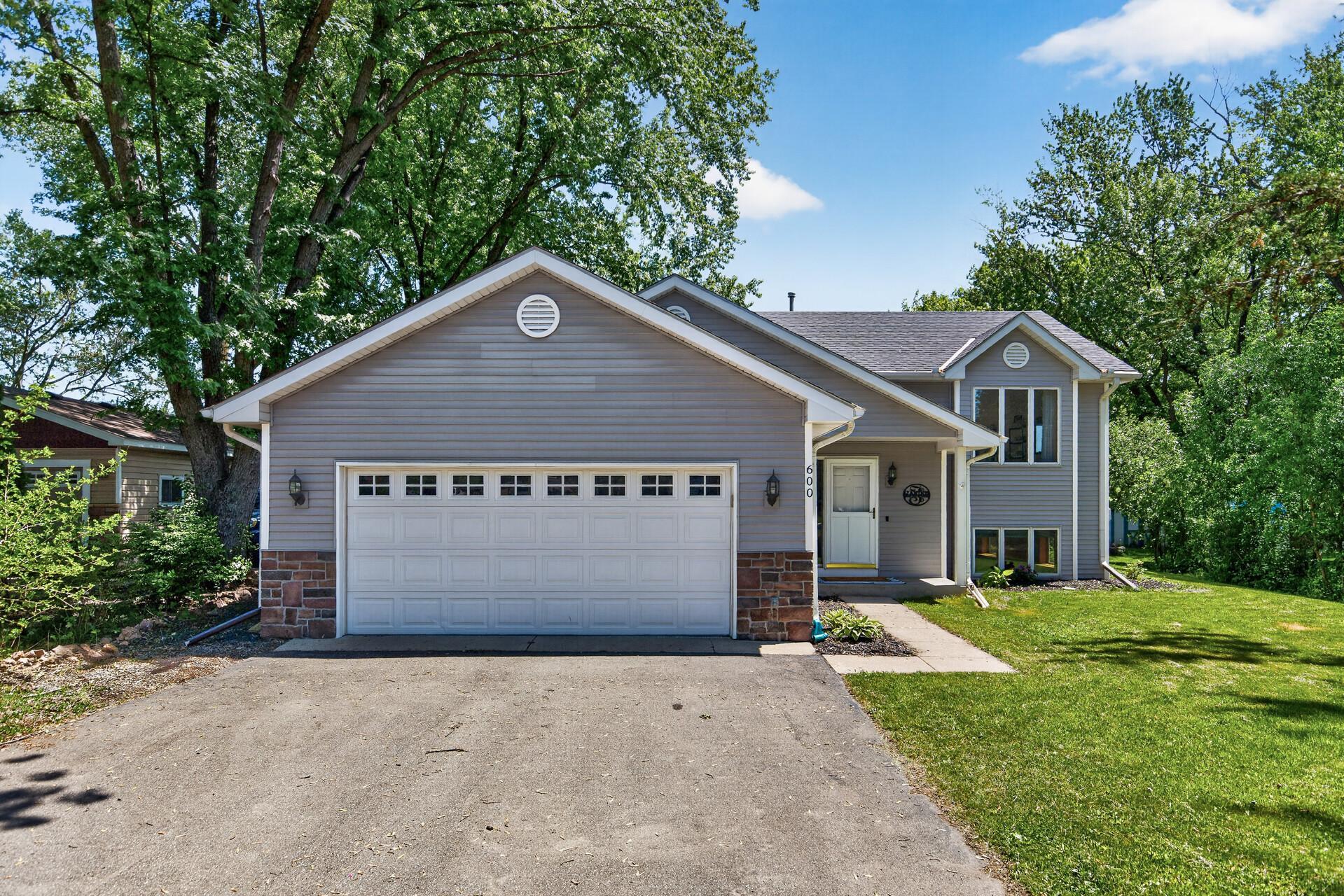 600 River Rd W, Delano, MN 55328