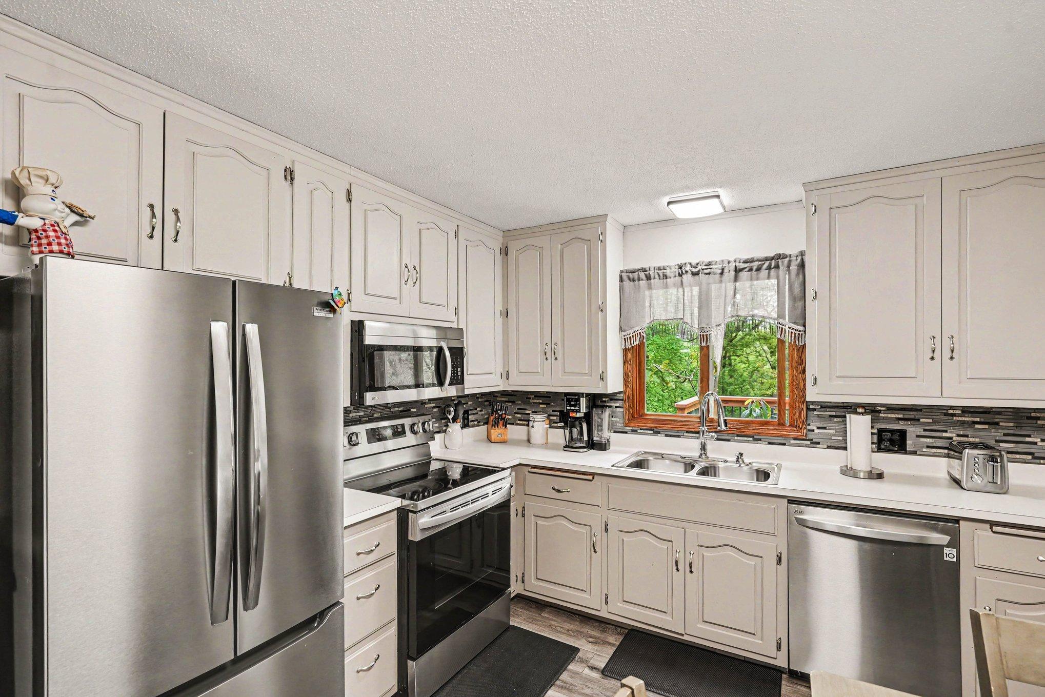 28264 Olinda Trl, Lindstrom, MN 55045