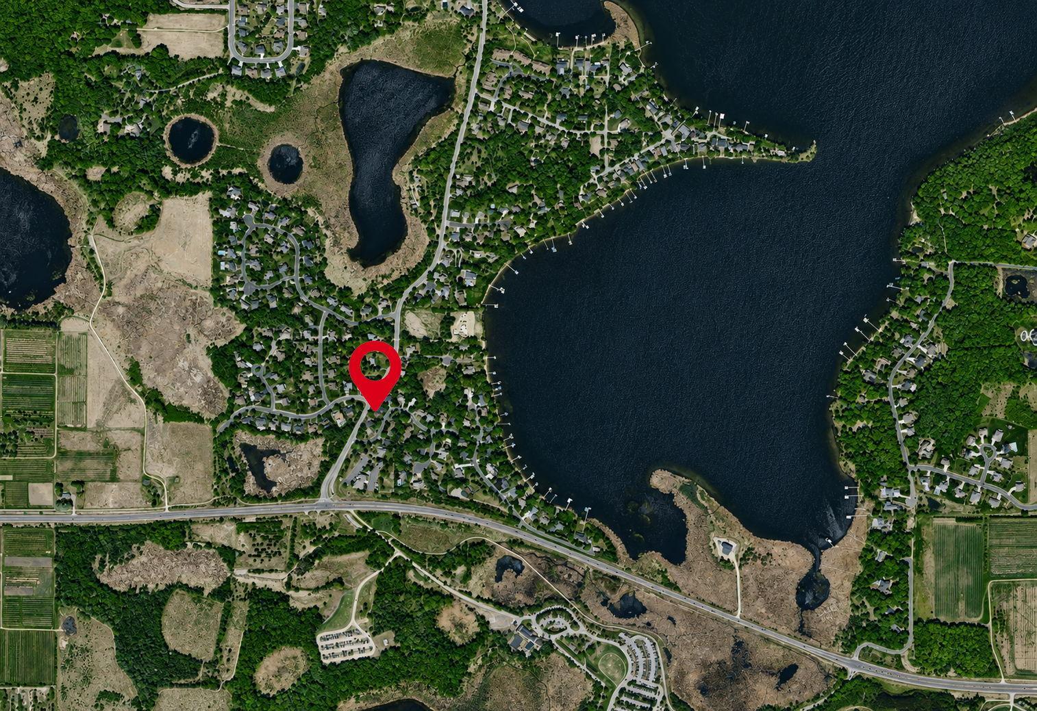 7516 W 77th St, Chaska, MN 55318