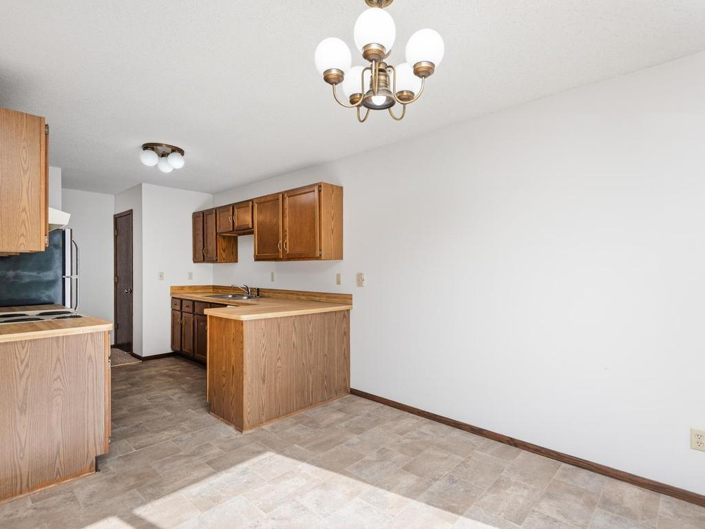 5356 Beachside Dr, Minnetonka, MN 55343