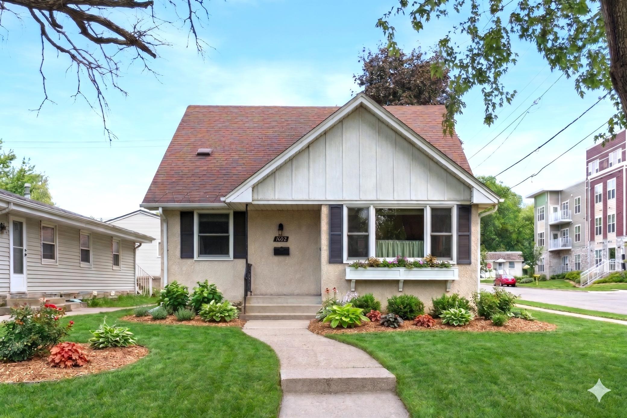 1802 Malvern St, Lauderdale, MN 55113