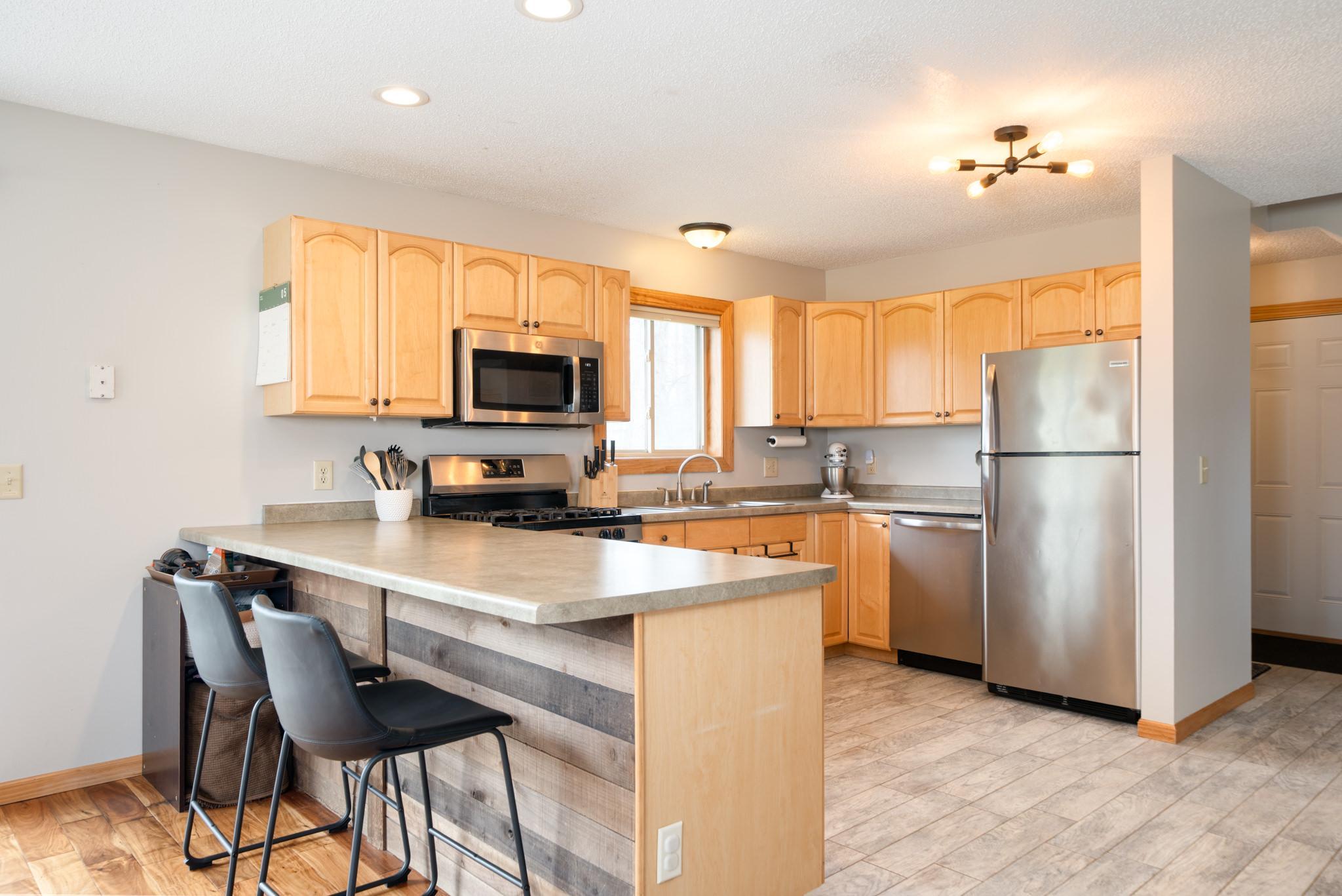 29287 Hoff Dr, Cohasset, MN 55721