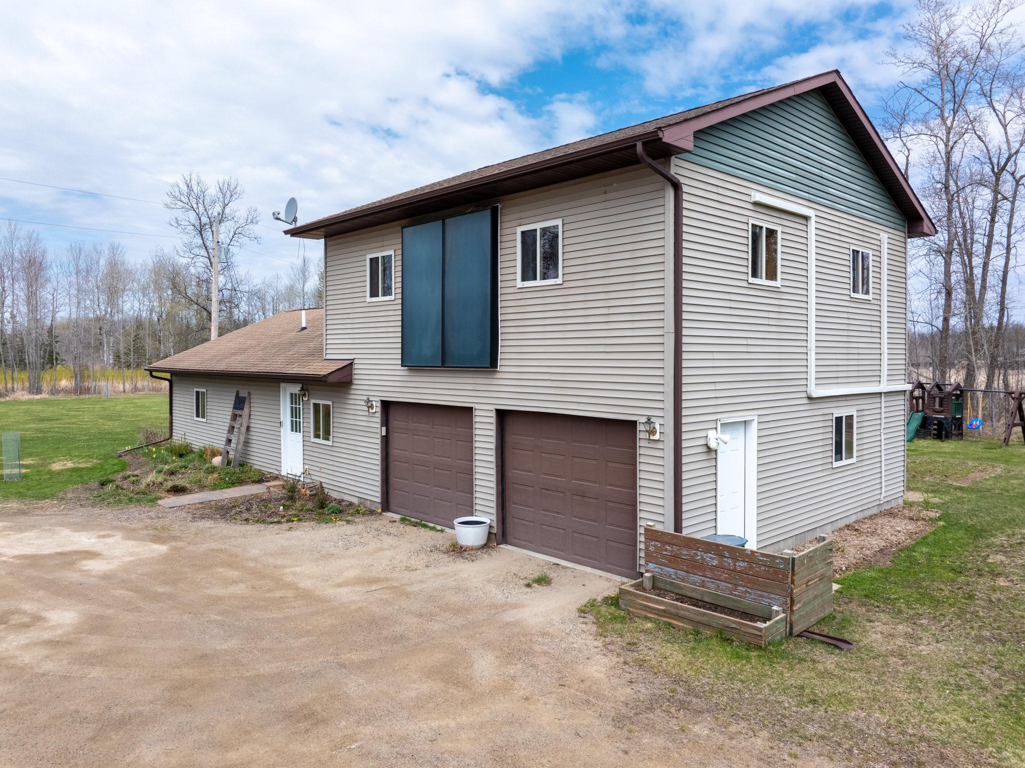 29287 Hoff Dr, Cohasset, MN 55721