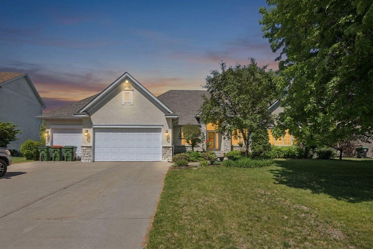 6243 Hollow Ln, Lino Lakes, MN 55014