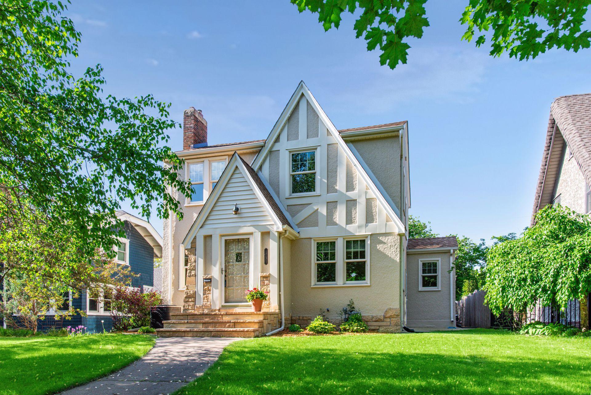1731 Hillcrest Ave, Saint Paul, MN 55116