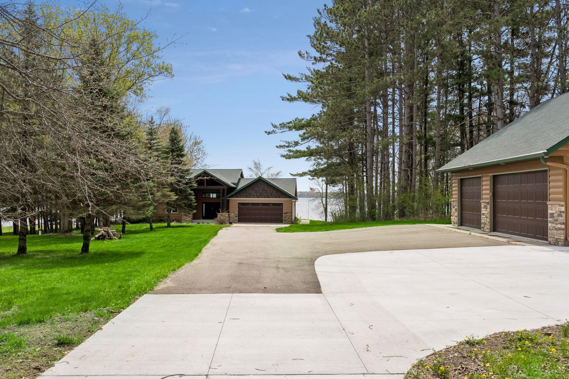 28760 N Lake Dr, Mora, MN 55051