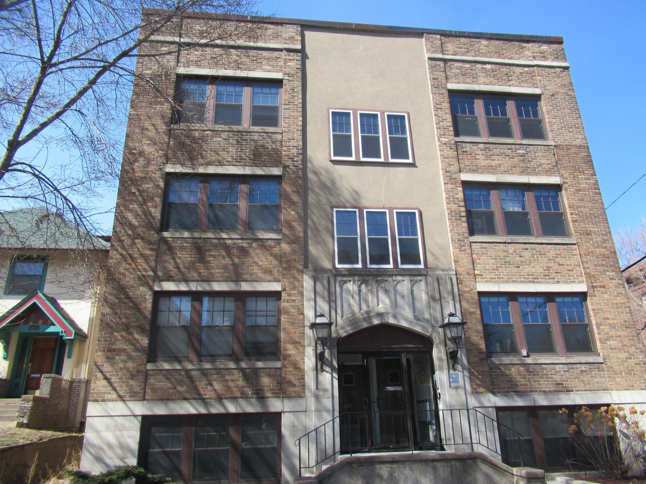 1900 Stevens Ave #31, Minneapolis, MN 55403