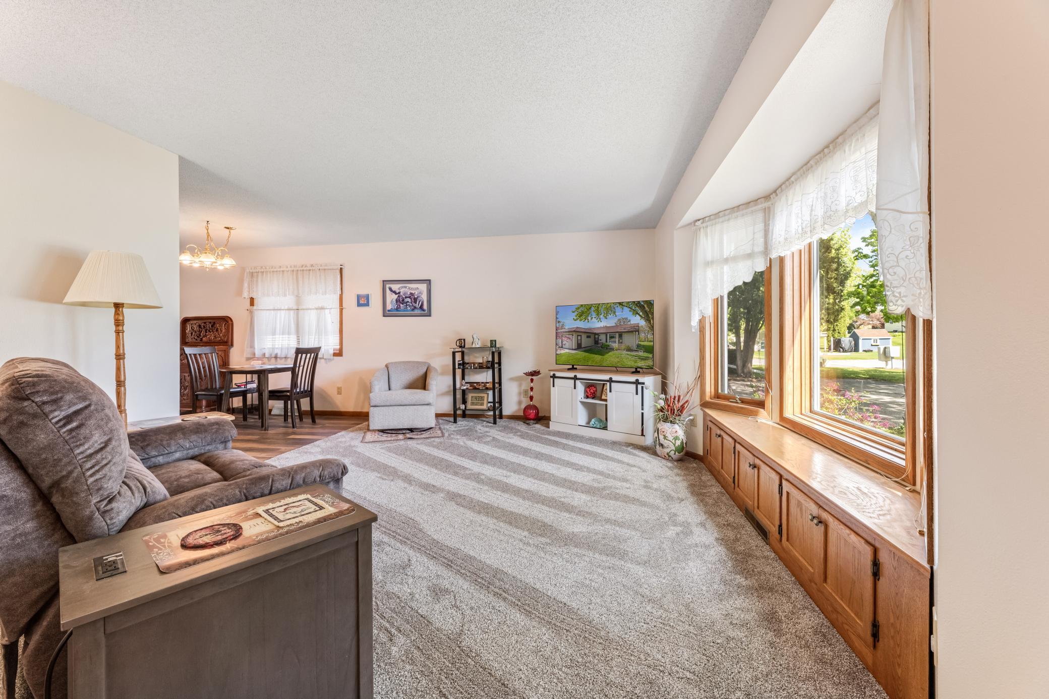 813 Sprague St N #2, Caledonia, MN 55921