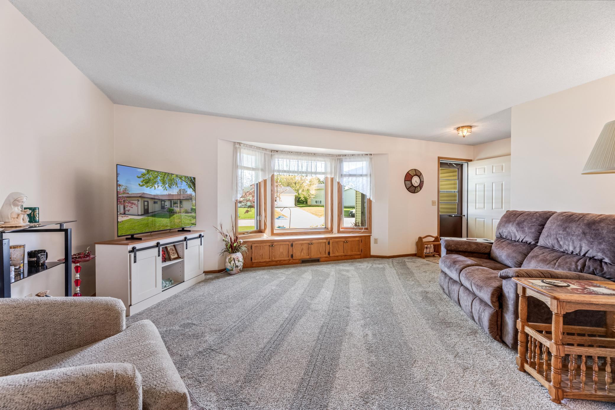 813 Sprague St N #2, Caledonia, MN 55921