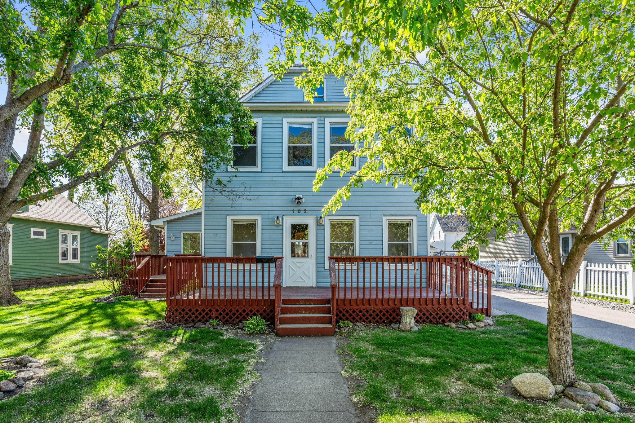 109 2nd Ave NE, Osseo, MN 55369