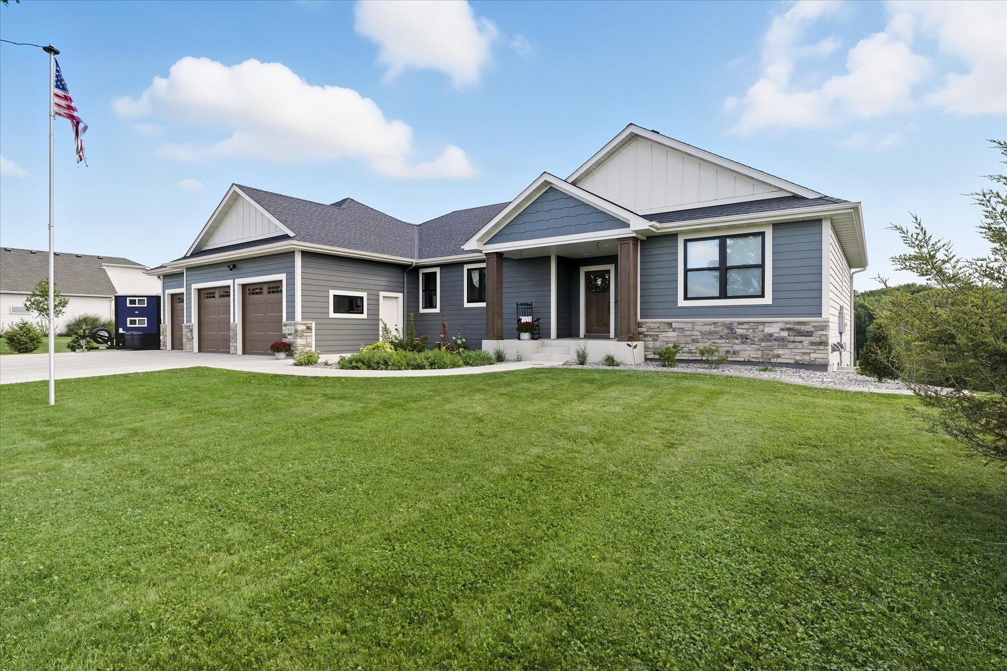 912 14th St NE, Montgomery, MN 56069