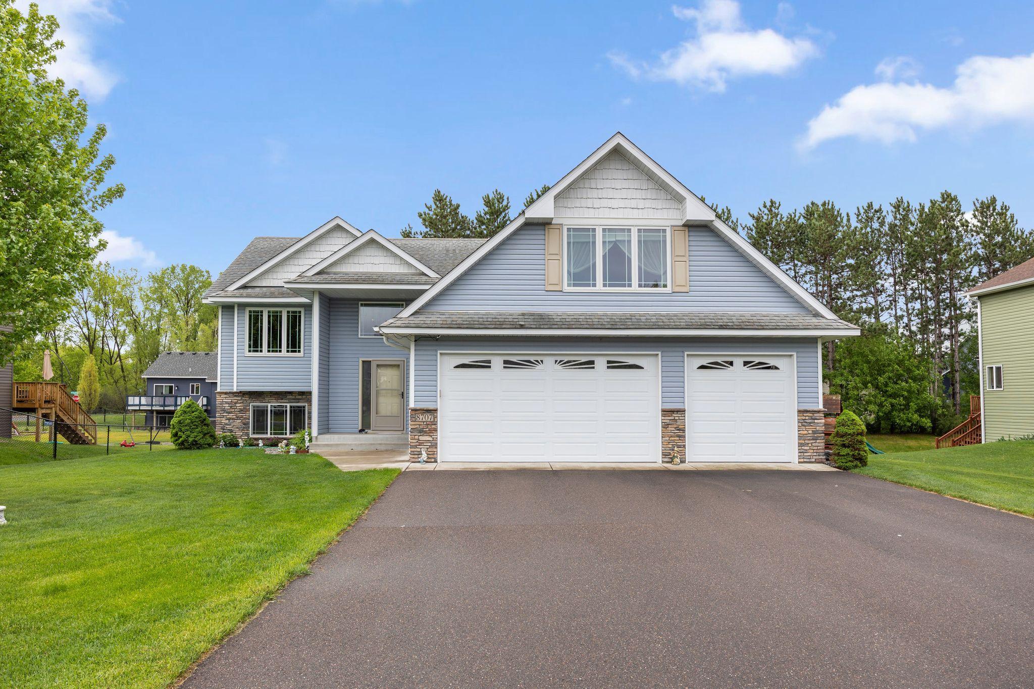 8707 Preserve Blvd N, Chisago City, MN 55013
