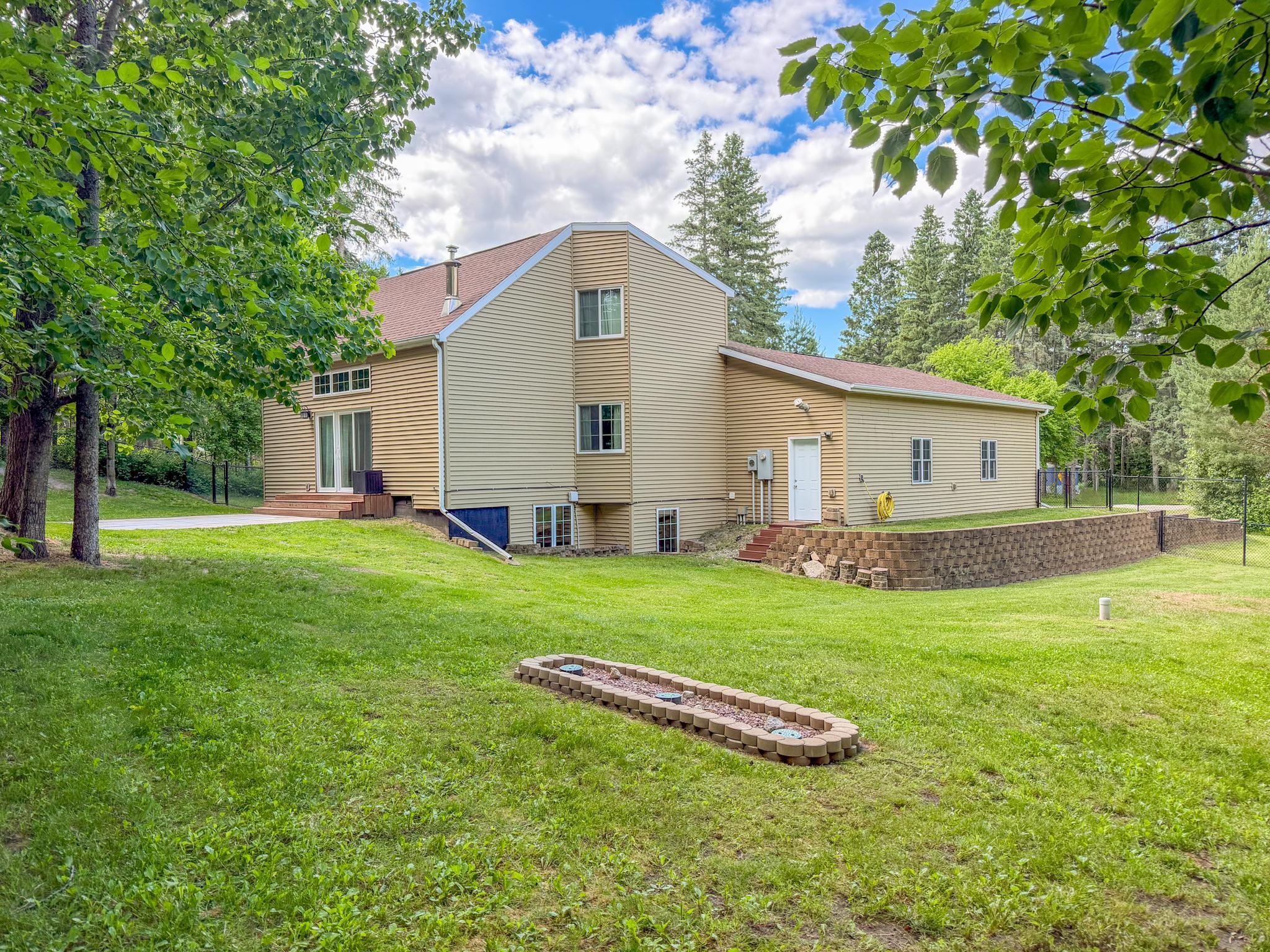 508 Spruce Grove Ln NW, Bemidji, MN 56601