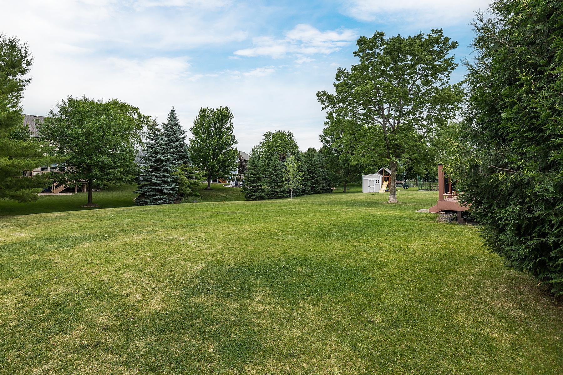 9400 Glacier Rd, Minnetrista, MN 55375