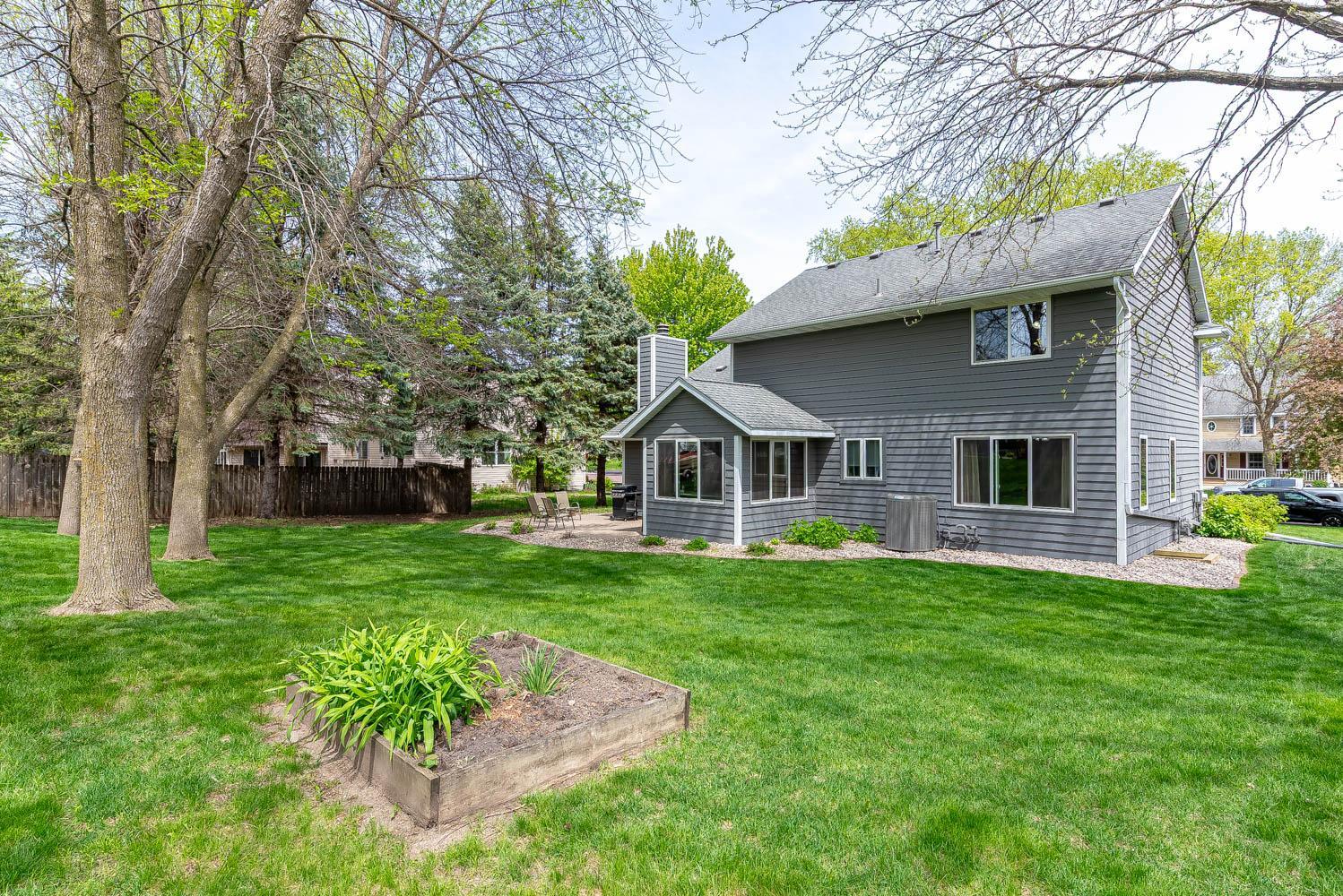 305 Chancery Ln, Mankato, MN 56001