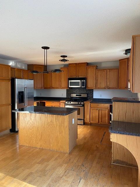 818 Sterling St S, Maplewood, MN 55119