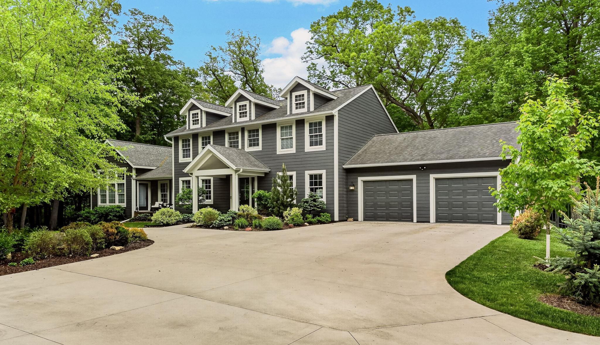 1147 Chippewa Dr NW, Rochester, MN 55901