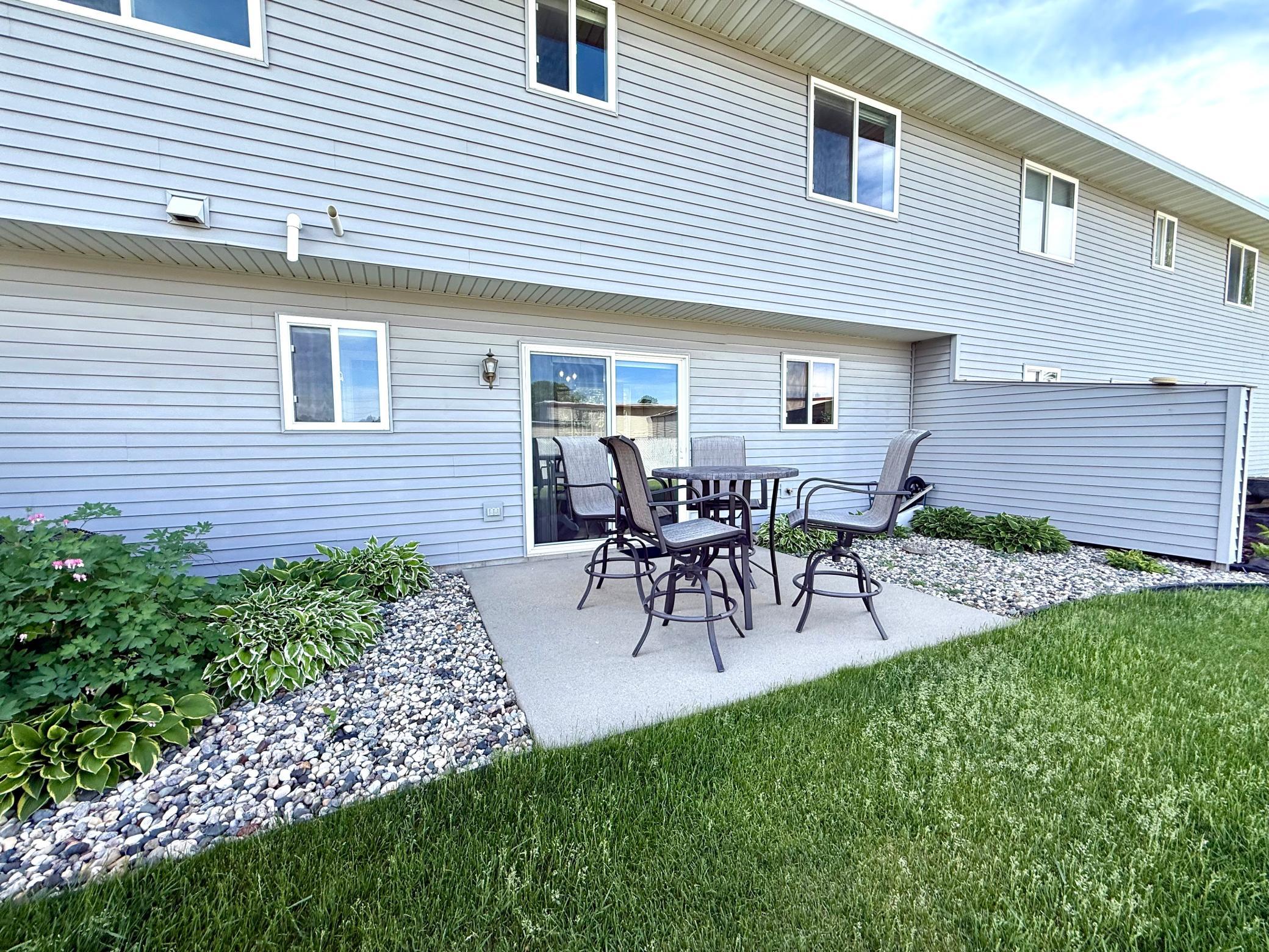2003 Prairie Ln SW, Willmar, MN 56201