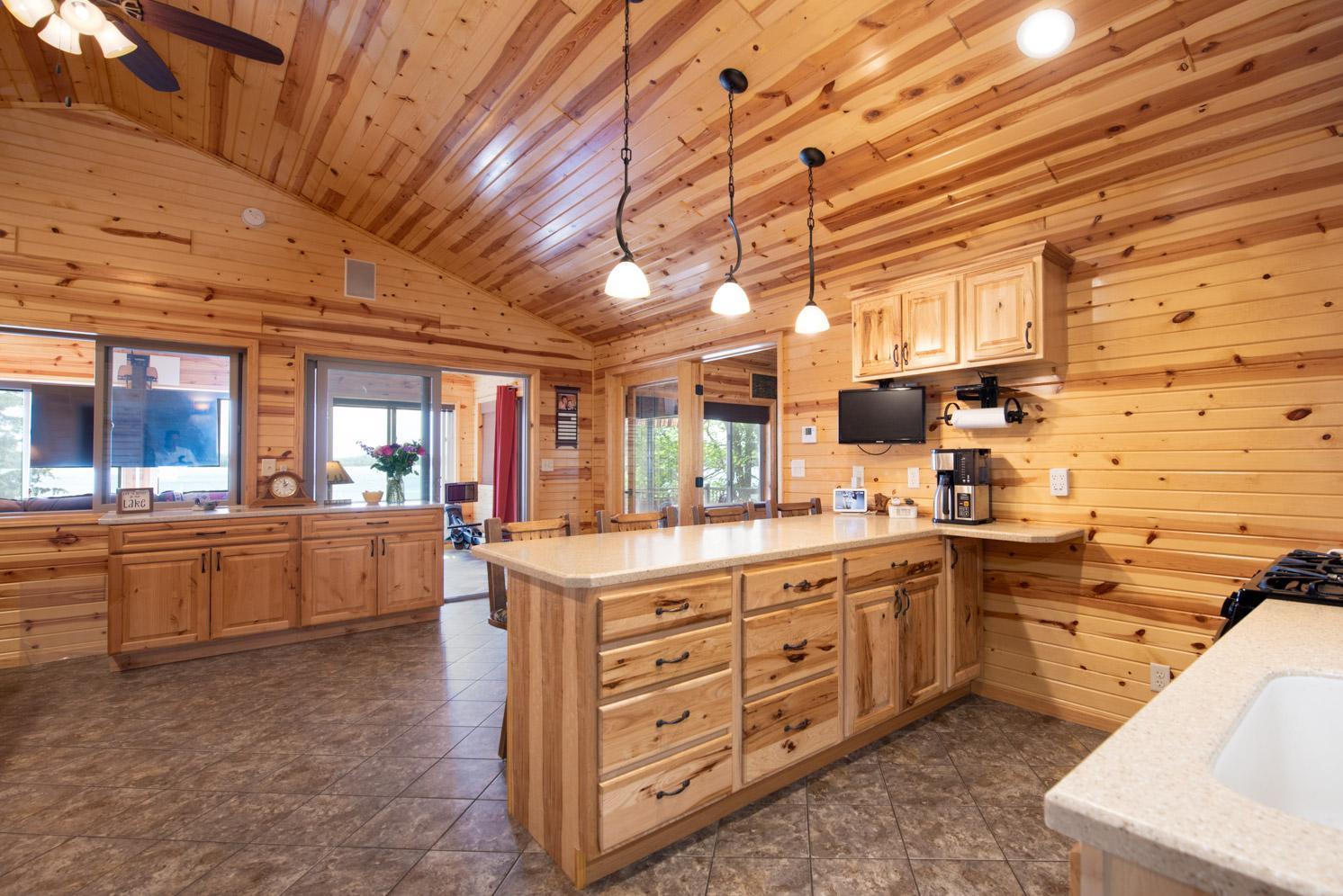 412 Doran Dr, Madison Lake, MN 56063