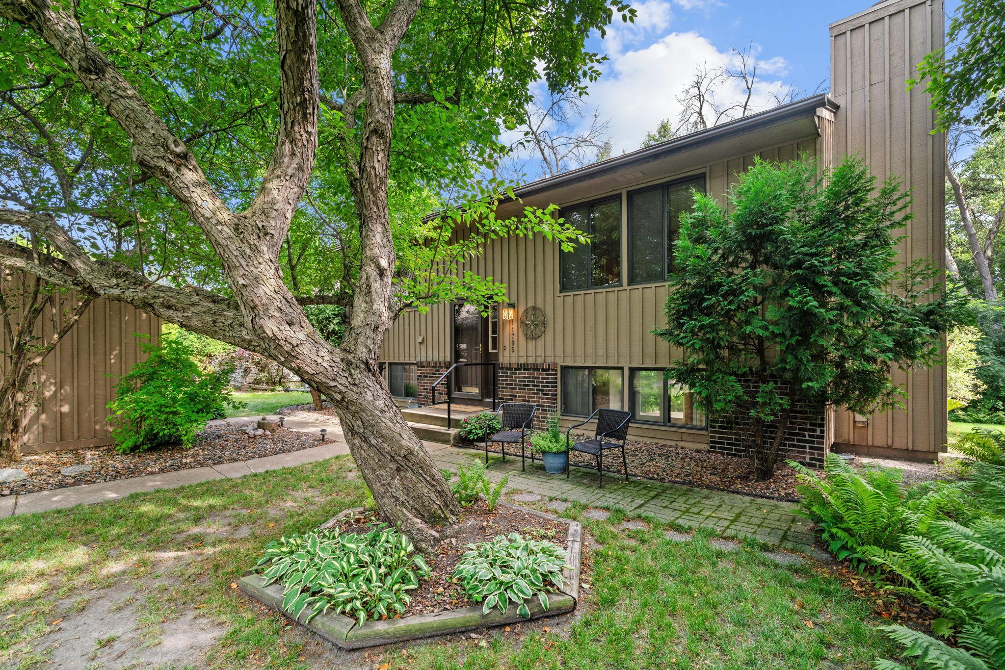 11795 Red Fox Dr, Maple Grove, MN 55369