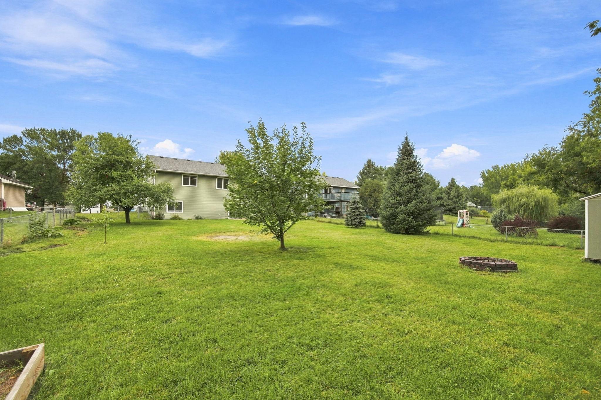 808 3rd Ave SW, Isanti, MN 55040