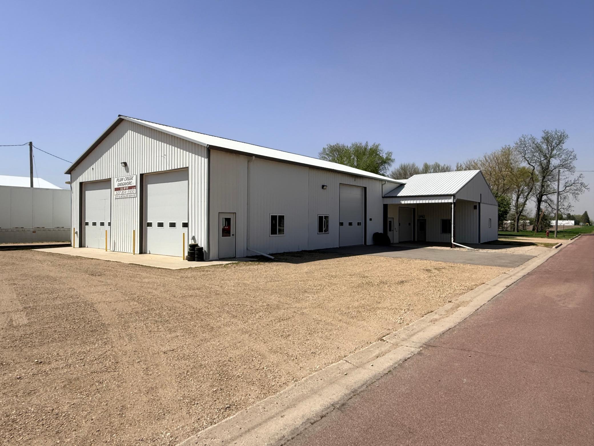 211 8th St, Walnut Grove, MN 56180