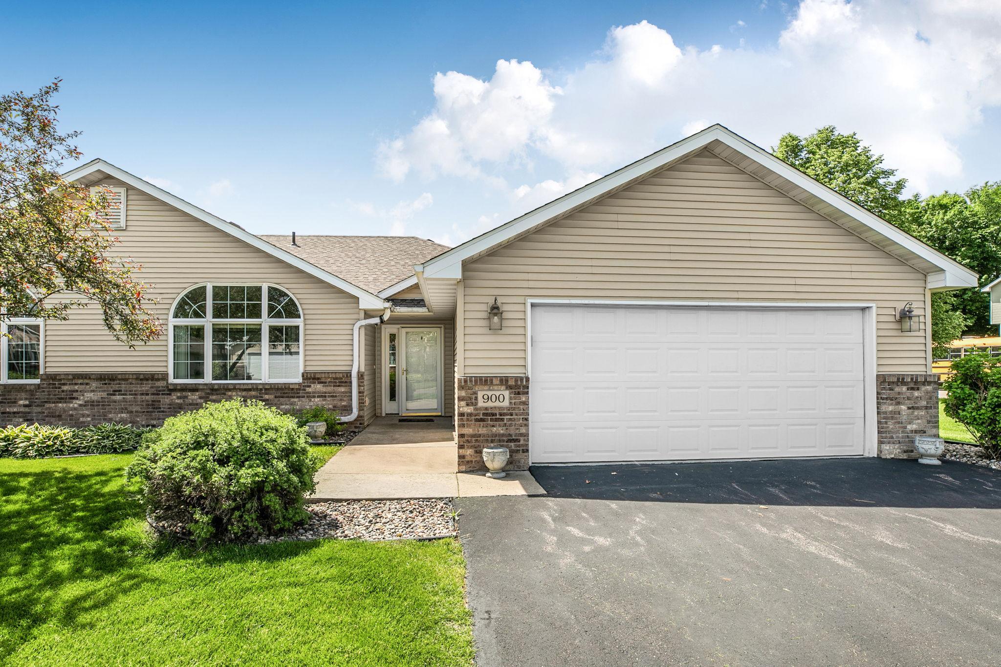 900 Golden Pond Ct, Buffalo, MN 55313