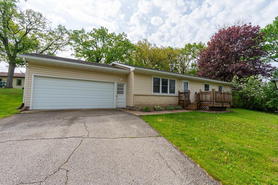 649 Oakwood Dr, Durand, WI 54736