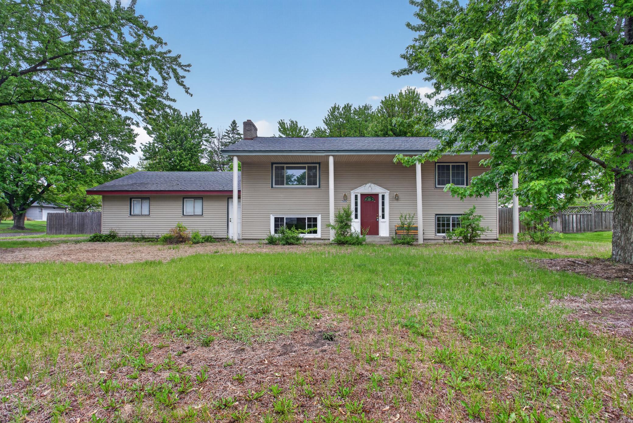 7856 Florida Cir N, Brooklyn Park, MN 55445