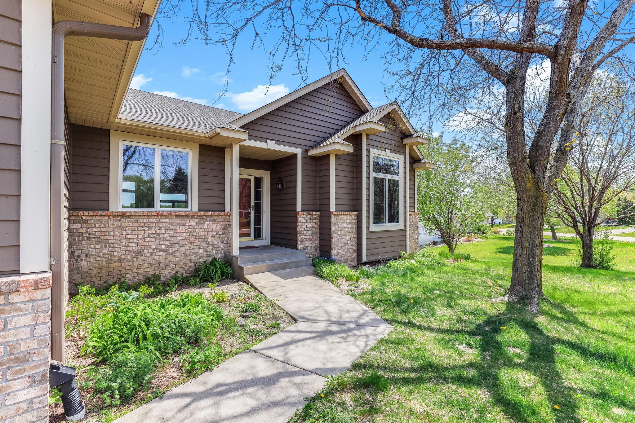 3749 Fox Trl, Saint Bonifacius, MN 55375