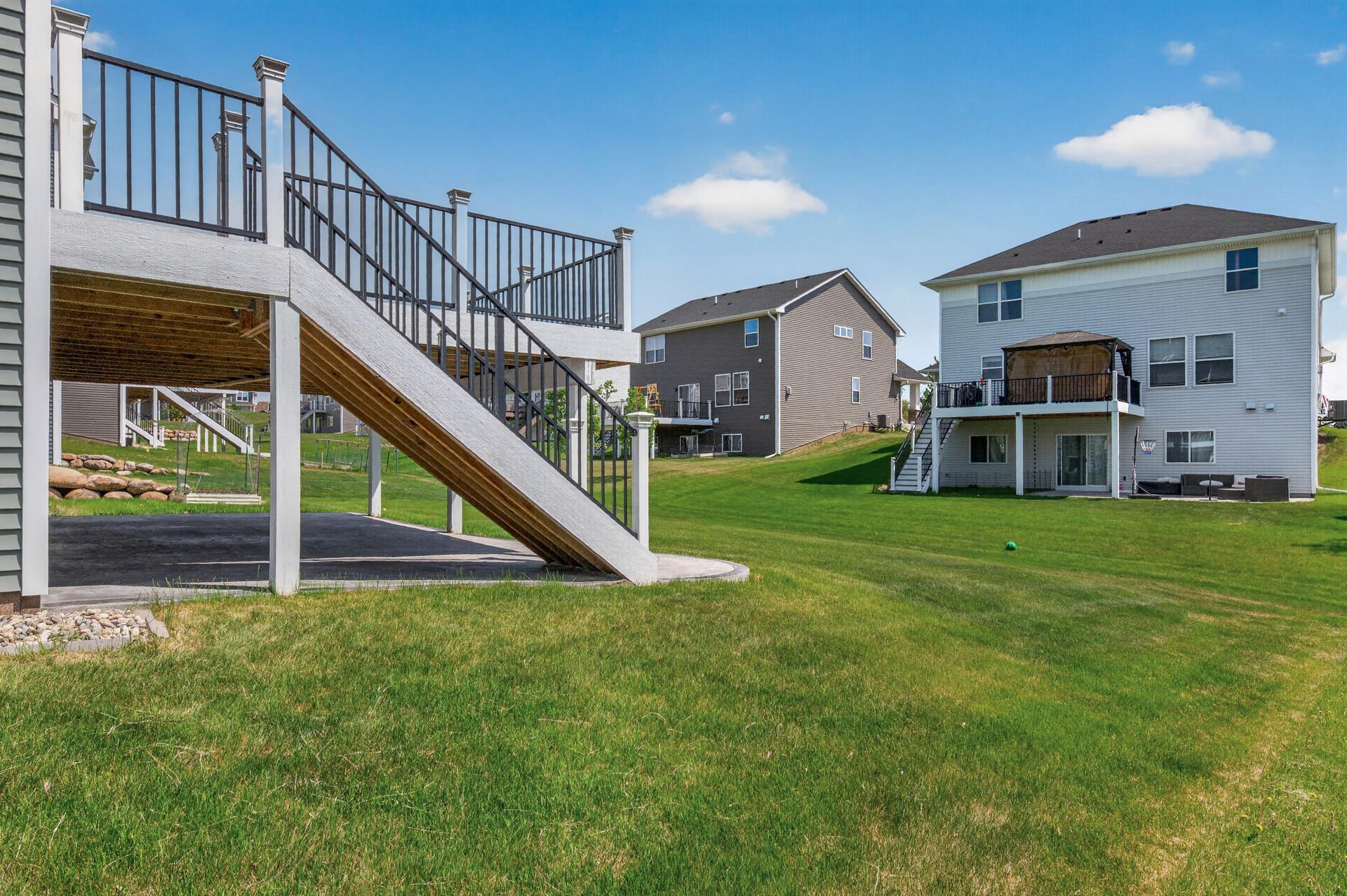 1559 Edgebrook Ln, Carver, MN 55315