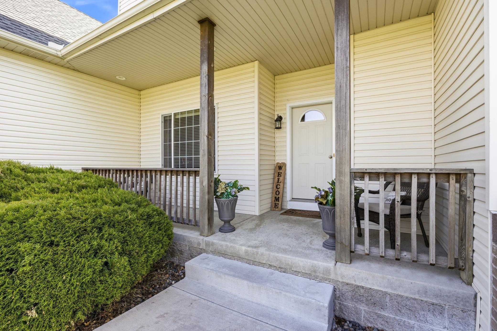 7364 Lambert Ave NE, Albertville, MN 55301