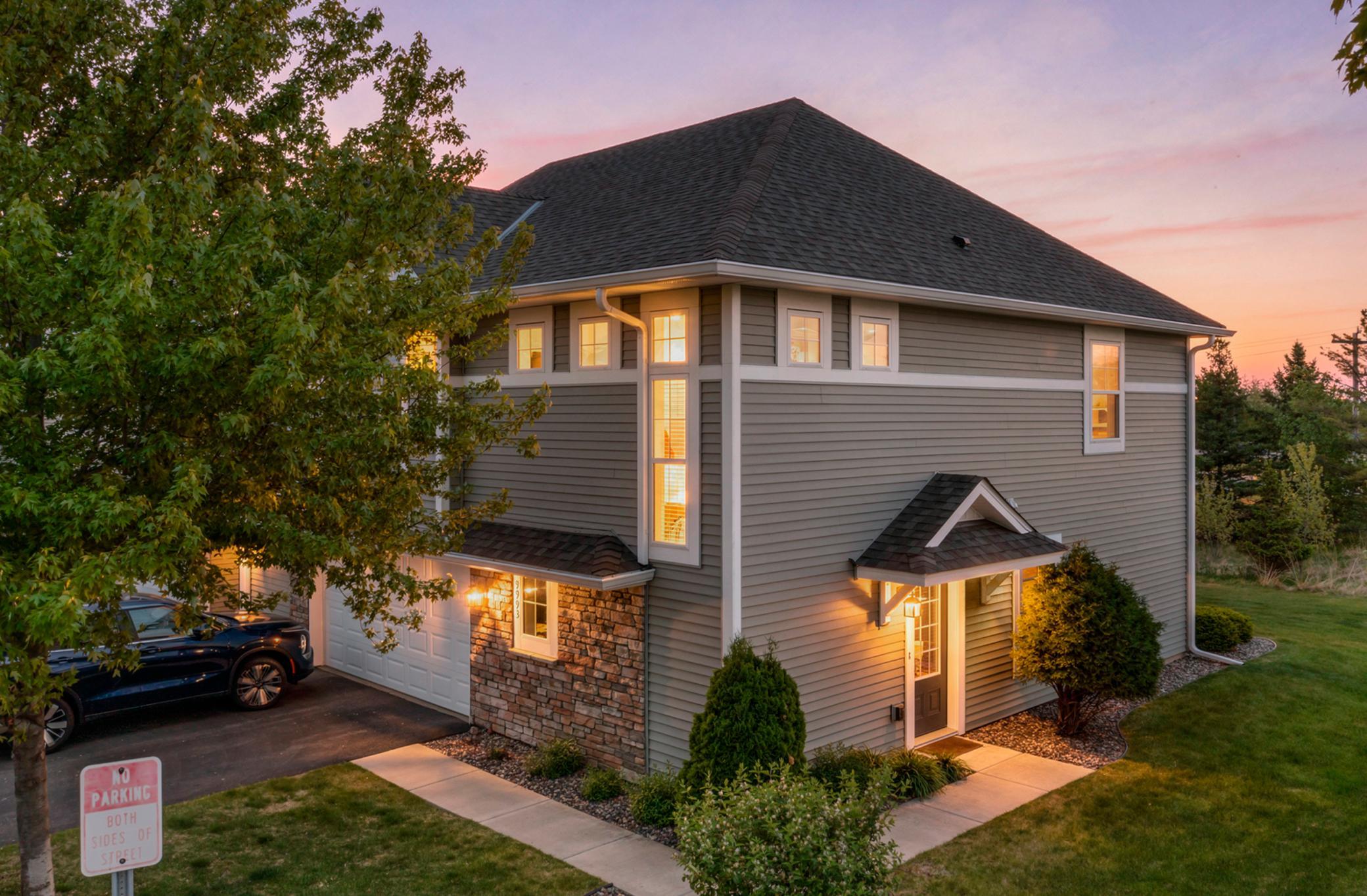 9993 5th Street Ln N, Lake Elmo, MN 55042