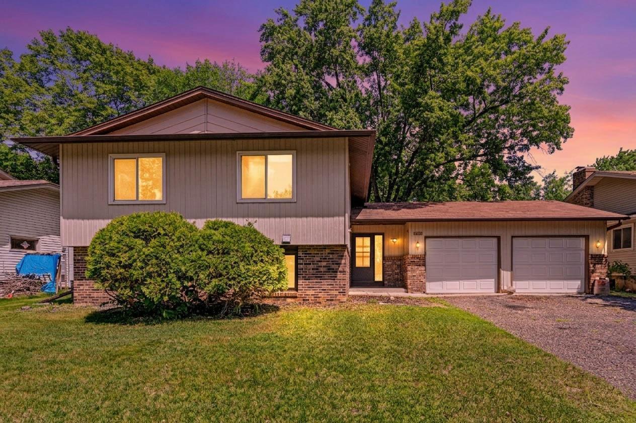 6748 81st Ave N, Brooklyn Park, MN 55445