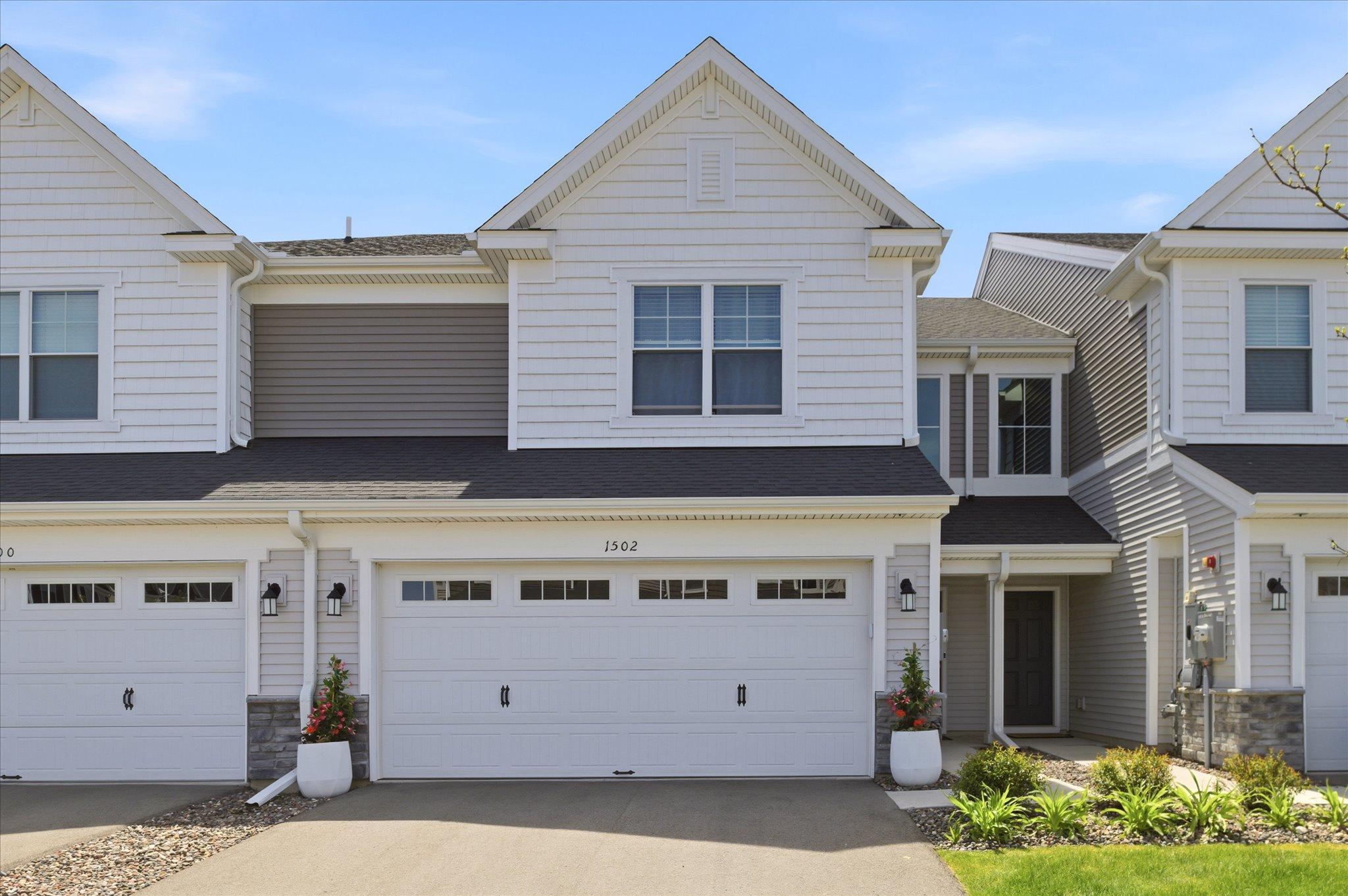 1502 Dogwood Ln, Carver, MN 55315